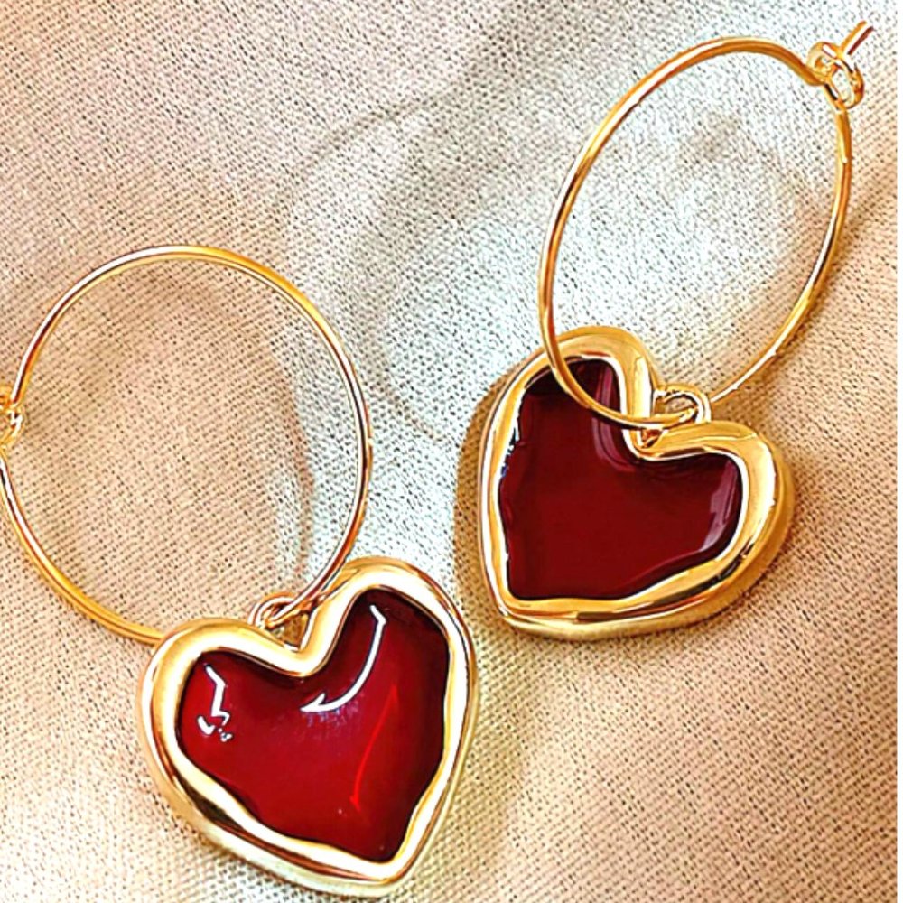 3/25 Wine Red Heart Soft Earrings